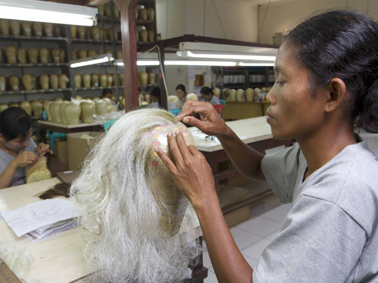 historical wig is made in finest handcraft at Atelier Bassi`s workshop hair knotting